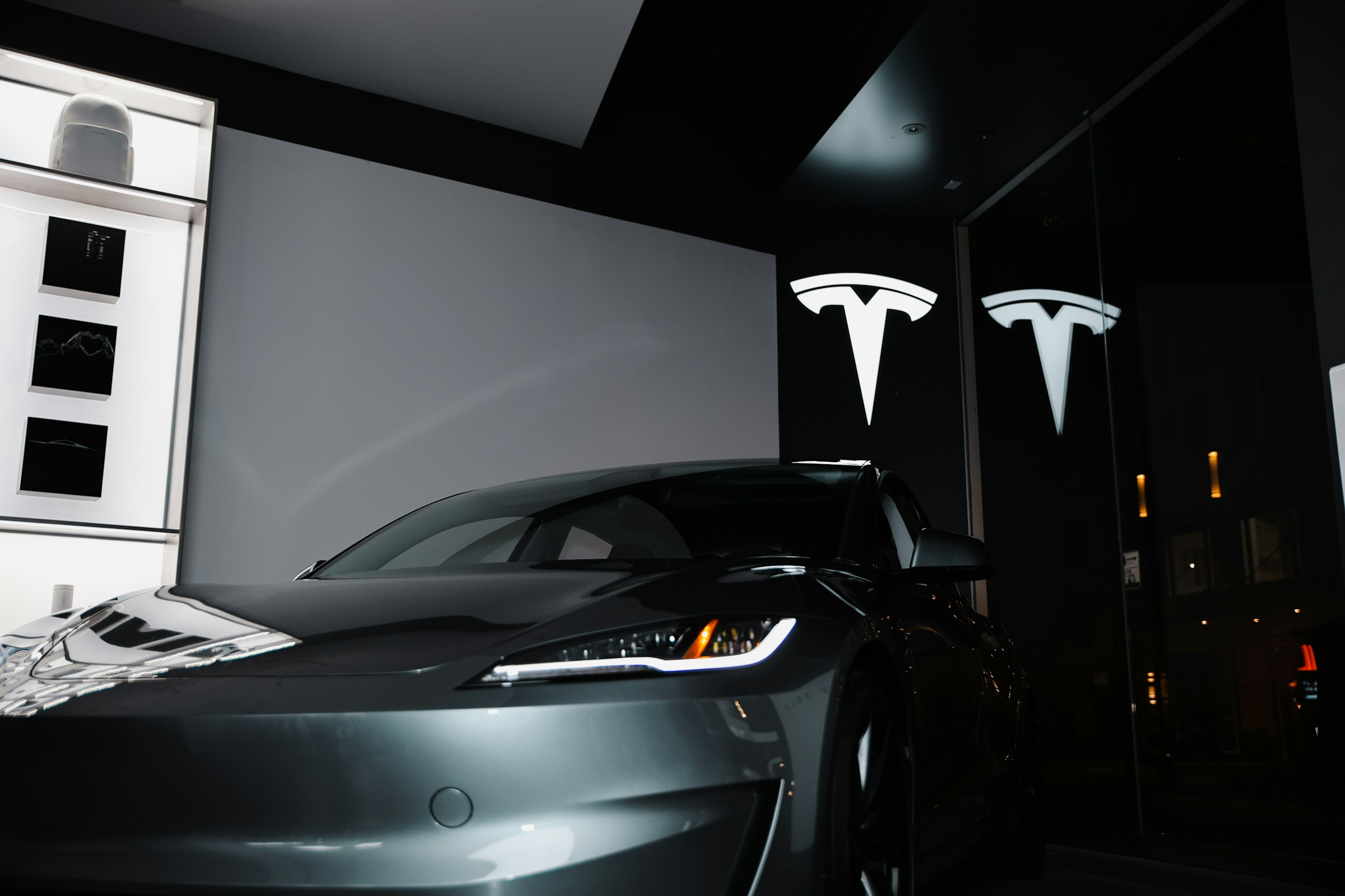 Can Tesla Stay on Track as Politics and Fading Incentives Derail Demand?